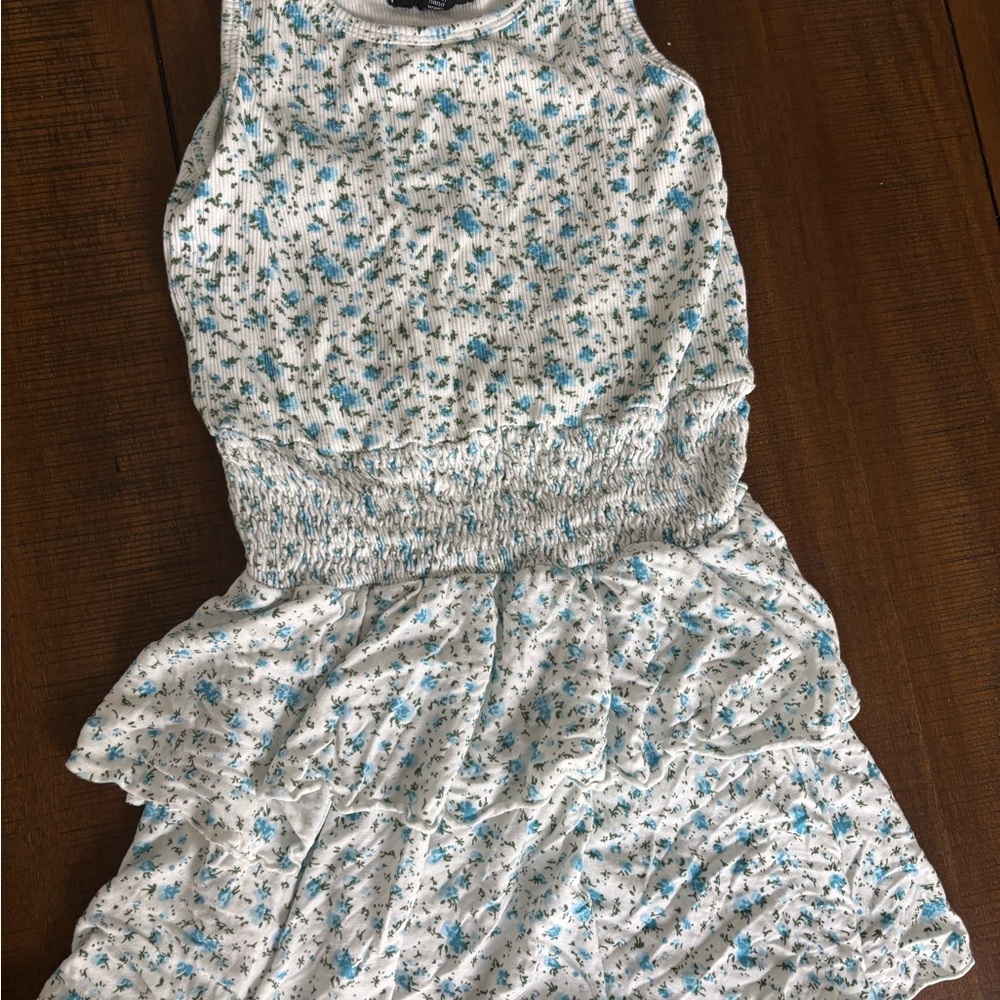 Like New! Girls size M -Flowers by Zoe White and Blue Floral Dress